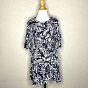 Lightweight Shein brand dress, zipper entry, waist tie, cute ruffles size XS.